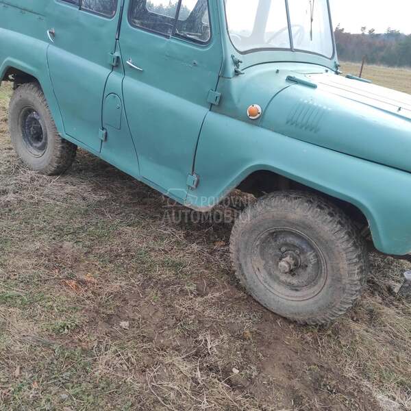 UAZ 469 2.5