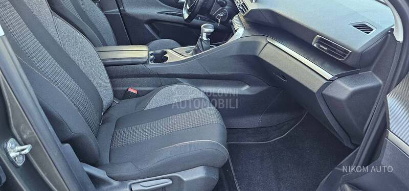 Peugeot 3008 1.5 BUSINESS O.PIS