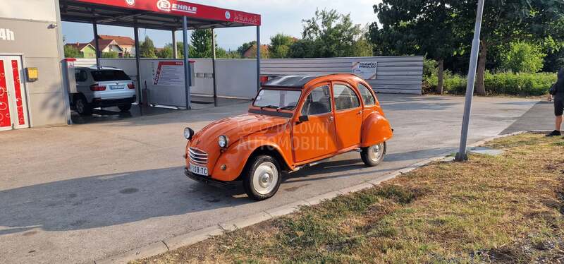 Citroen 2CV spacek