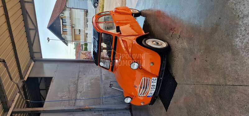Citroen 2CV spacek
