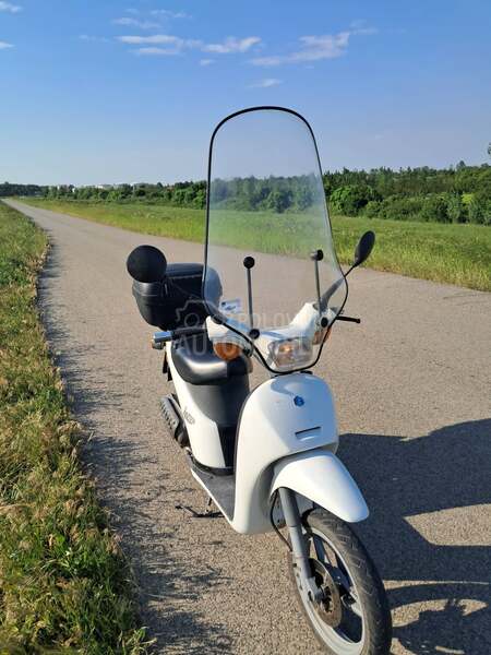 Piaggio Free
