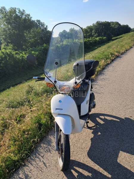 Piaggio Free