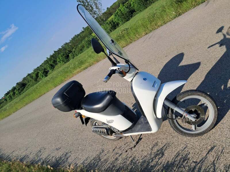 Piaggio Free