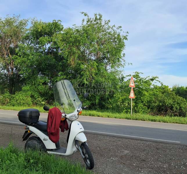 Piaggio Free