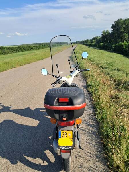 Piaggio Free