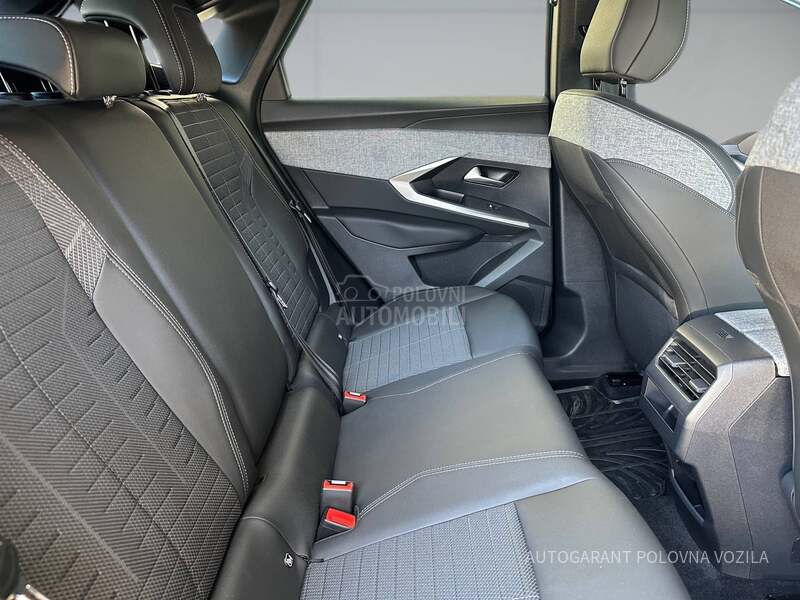 Peugeot 3008 1.2 HYBRID ALLURE