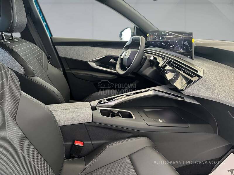 Peugeot 3008 1.2 HYBRID ALLURE