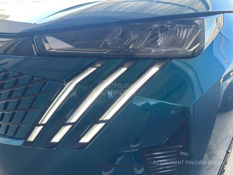 Peugeot 3008 1.2 HYBRID ALLURE