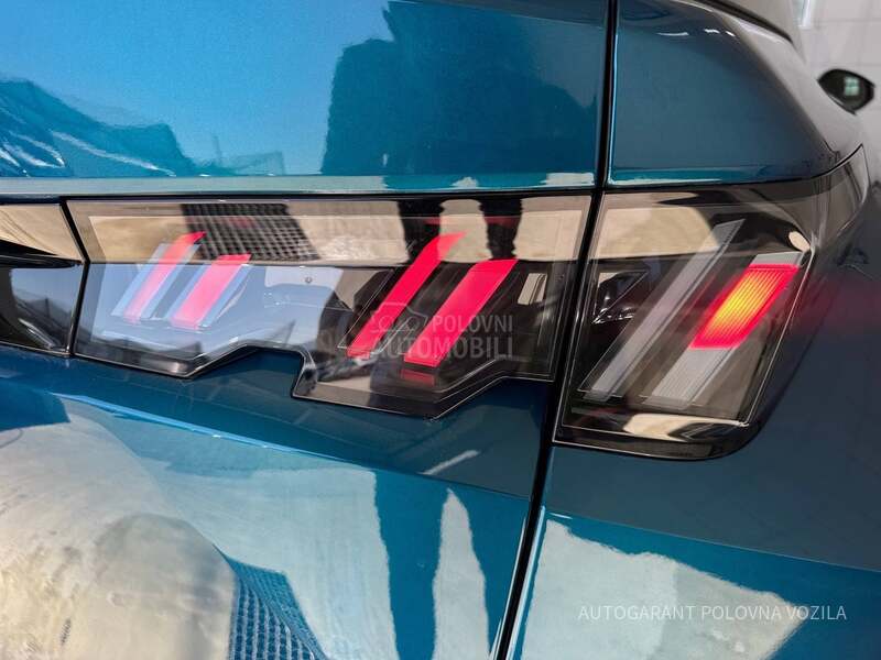 Peugeot 3008 1.2 HYBRID ALLURE