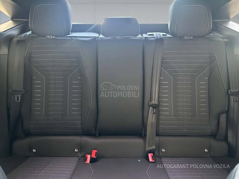 Peugeot 3008 1.2 HYBRID ALLURE