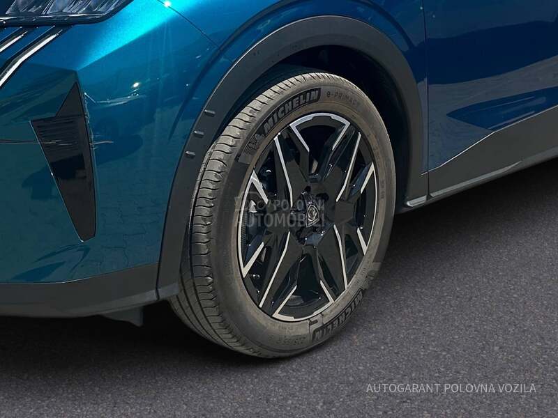 Peugeot 3008 1.2 HYBRID ALLURE