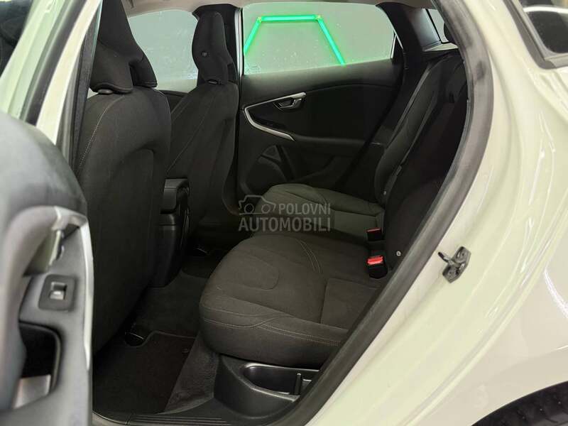 Volvo V40 1.6D/D2/KINETIC/N0V
