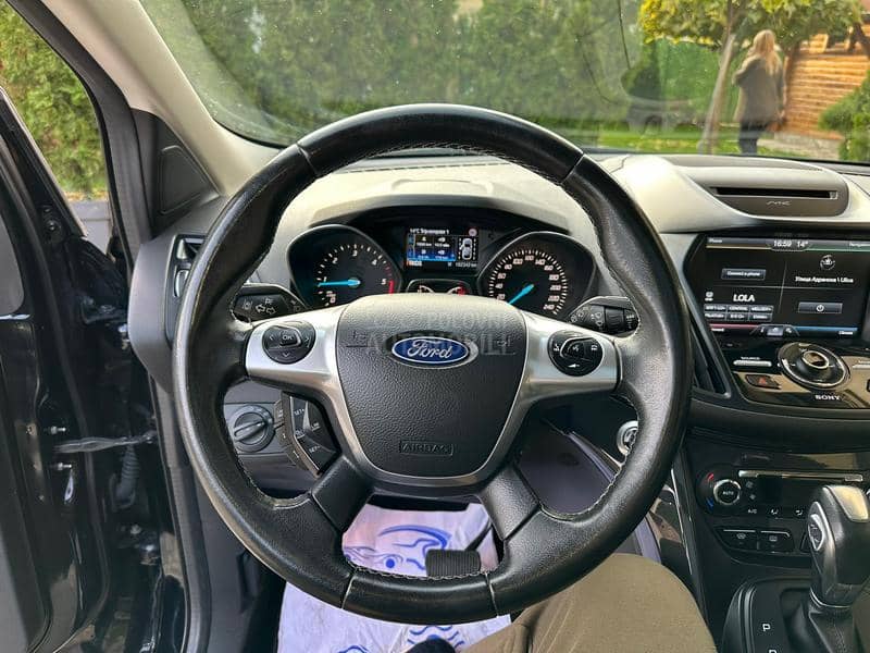 Ford Kuga ST TITANIUM 4x4 CH