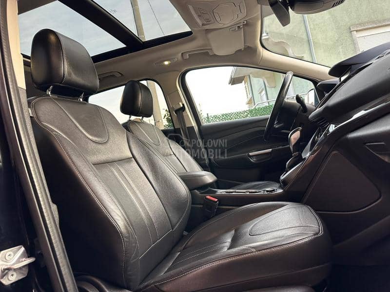 Ford Kuga ST TITANIUM 4x4 CH