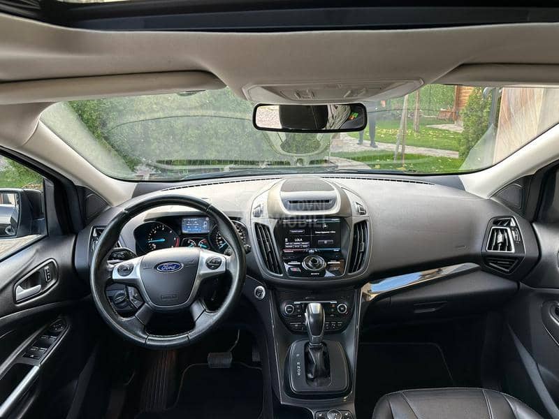 Ford Kuga ST TITANIUM 4x4 CH