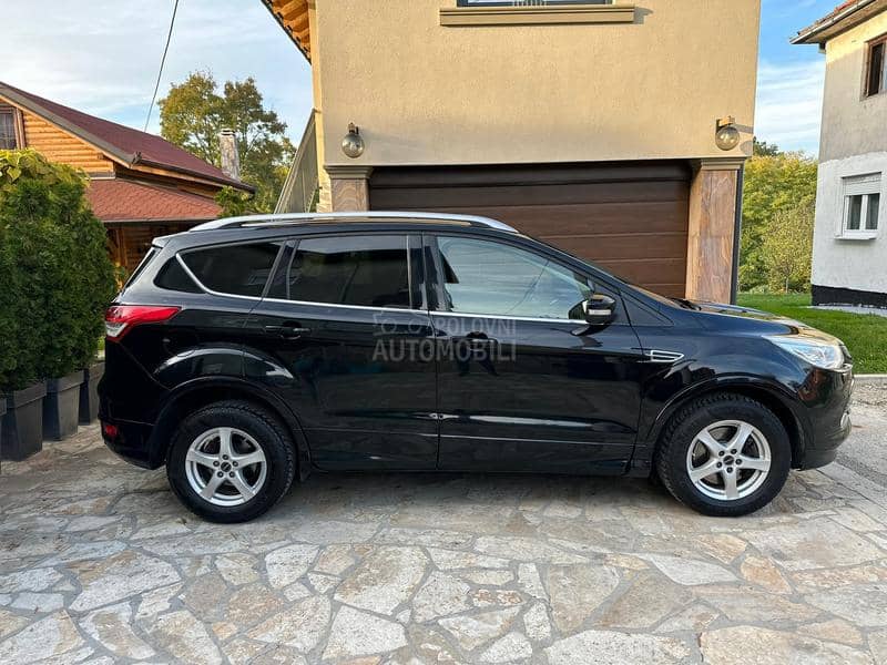 Ford Kuga ST TITANIUM 4x4 CH