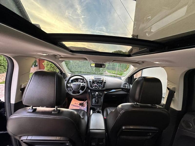 Ford Kuga ST TITANIUM 4x4 CH