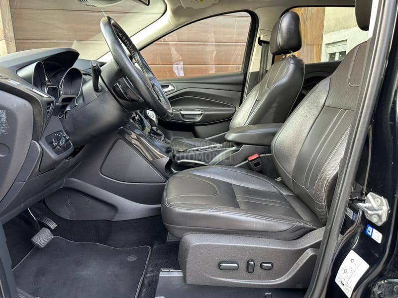 Ford Kuga ST TITANIUM 4x4 CH