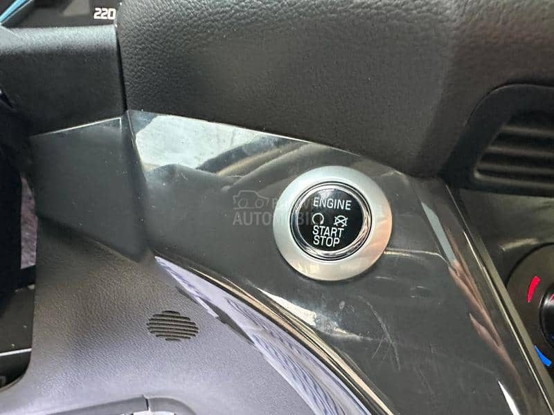 Ford Kuga ST TITANIUM 4x4 CH