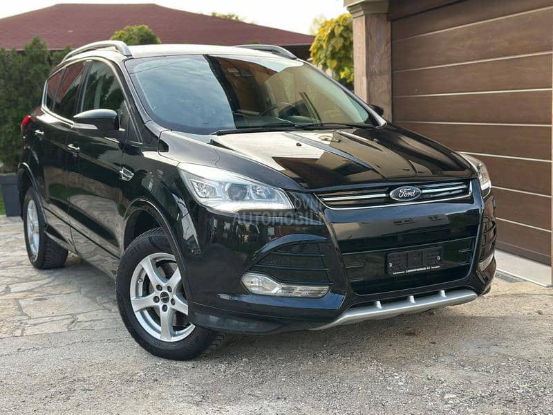 Ford Kuga ST TITANIUM 4x4 CH
