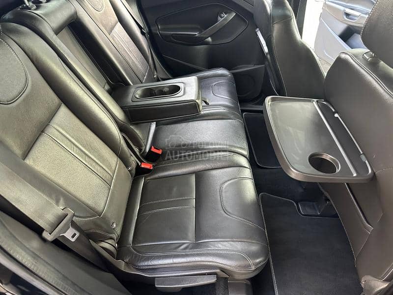 Ford Kuga ST TITANIUM 4x4 CH