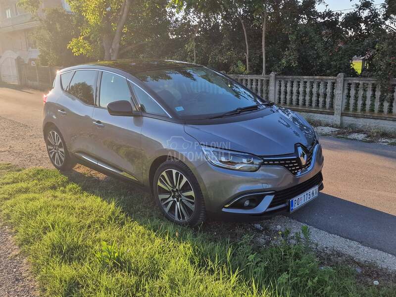 Renault Scenic Initiale Paris