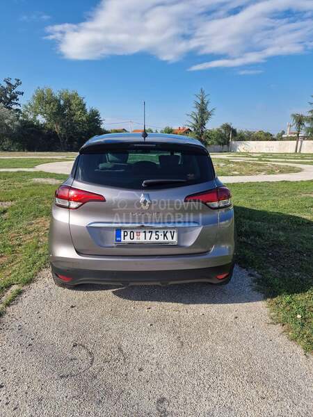 Renault Scenic Initiale Paris