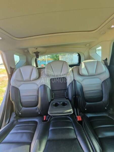 Renault Scenic Initiale Paris