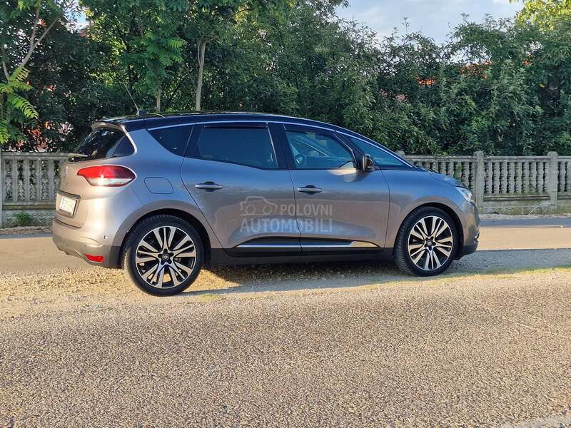 Renault Scenic Initiale Paris