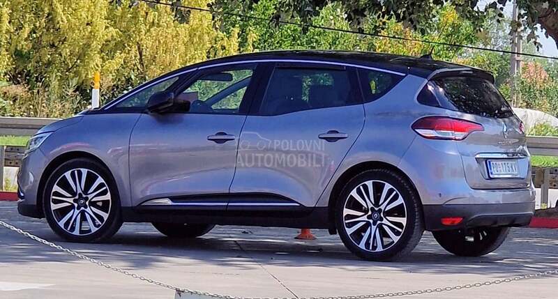 Renault Scenic Initiale Paris