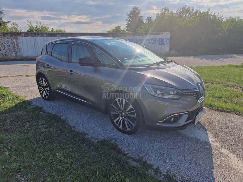 Renault Scenic Initiale Paris