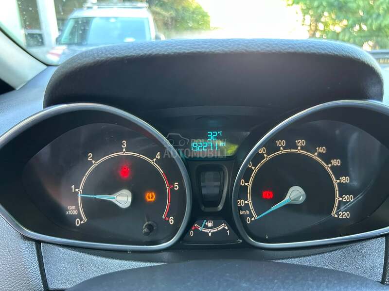 Ford B-Max 1.6 tdci titanijum