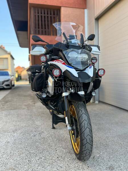 BMW R1250GS