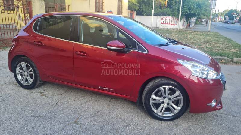 Peugeot 208 Allure