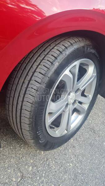 Peugeot 208 Allure