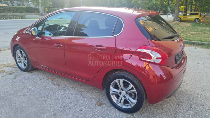 Peugeot 208 Allure