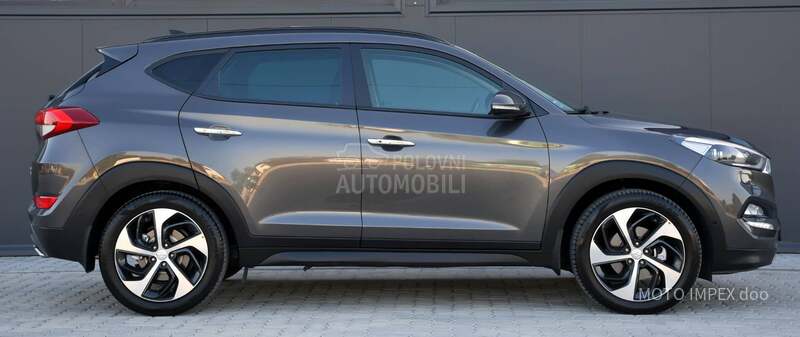 Hyundai Tucson 2.0 CRDI / 4X4 / CH