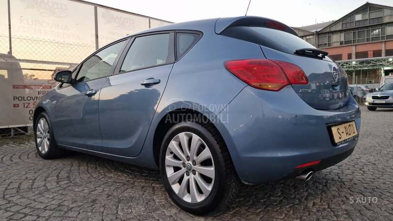 Opel Astra J KREDlTl BEZ UCESCA