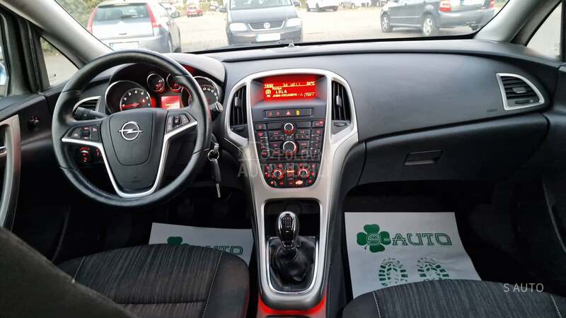 Opel Astra J KREDlTl BEZ UCESCA