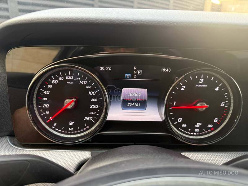 Mercedes Benz E 220 E220cdi