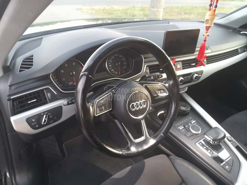 Audi A4 s line