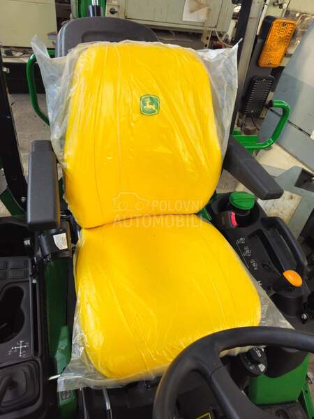 John Deere 1025r