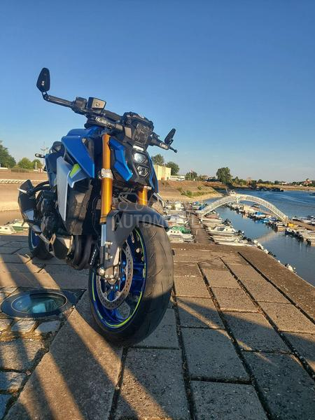 Suzuki GSXS