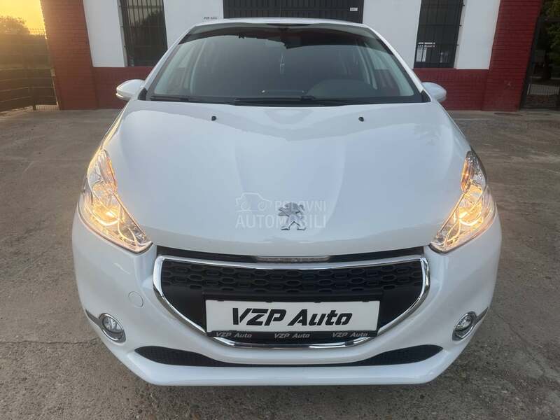 Peugeot 208 1.2 STYLE