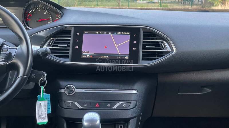 Peugeot 308 1.6HDi/NAV/LED