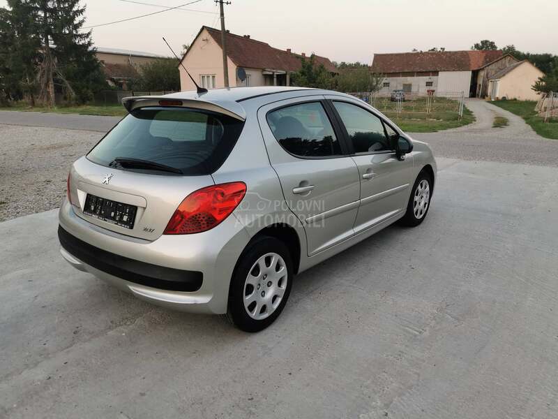 Peugeot 207 1.4b
