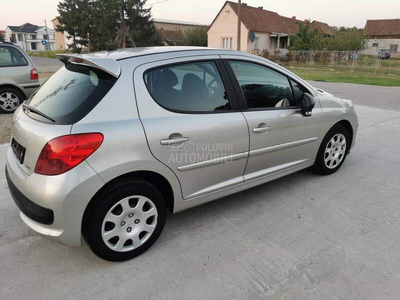 Peugeot 207 1.4b