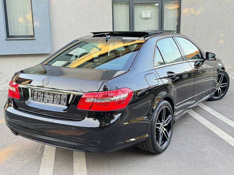 Mercedes Benz E 220 AMG/PANO/F1/KOŽA/LED