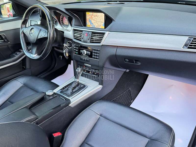 Mercedes Benz E 220 AMG/PANO/F1/KOŽA/LED