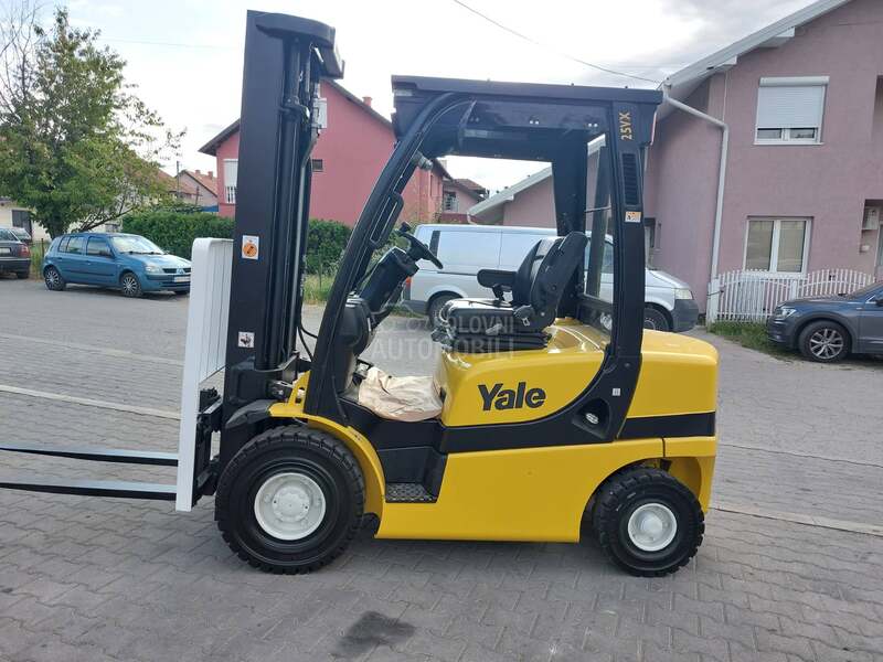Yale 3tone triplex